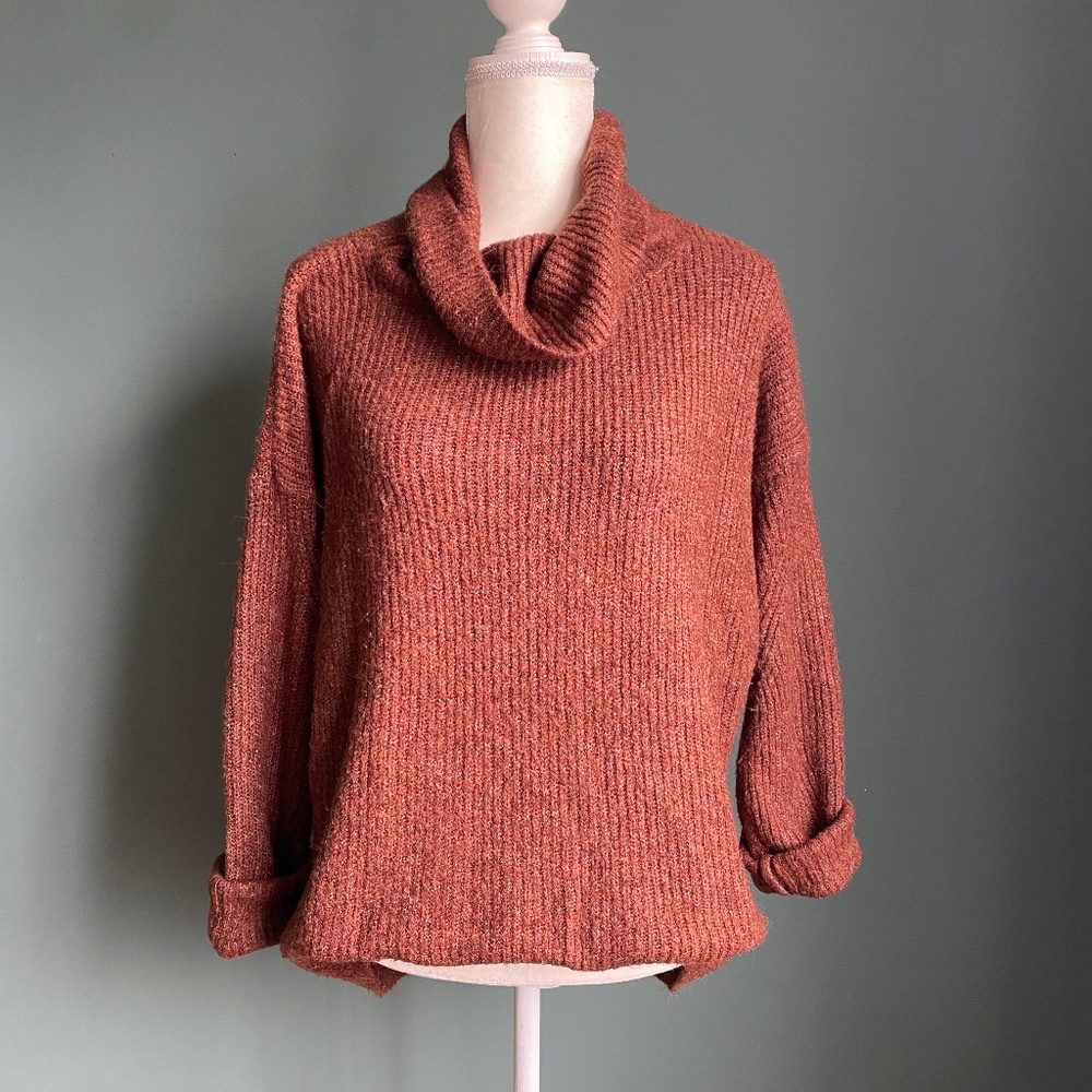 Old Navy Turtleneck Knit Sweater - Large